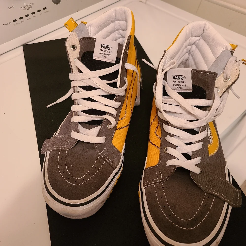 Shoes - Picture 3 of 4